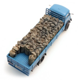 Artitec 487.801.40 Ladegut Kohlensäcke DAF Pritschen-LKW  