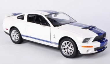 Welly WEL22473W Shelby Cobra GT500 weiß/blau (2007) 
