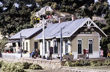 DPM DPM40500 Coal River Passenger & Freight Depot 