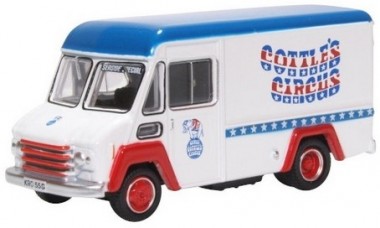 Oxford 76CWT008 Gerry Cottles Circus Commer Walk Thru 