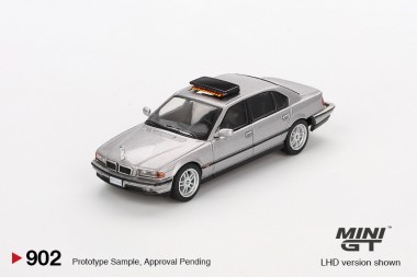MiniGT MGT00902-007G MiniGT: BMW 750IL (E39) James Bond (D) 