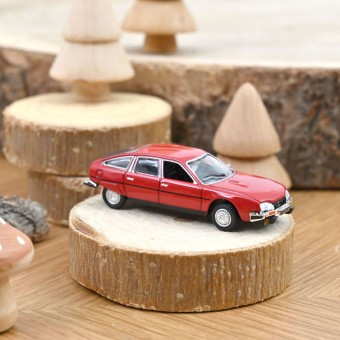 Norev 159025 Citroen CX2400 GTi rouge soleil (1977) 