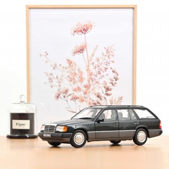 Norev 183960 MB 300 D T-Modell schwarz-met. (1990) 