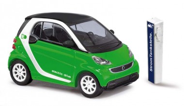 Busch Autos 46225 Smart Fortwo Coupé ElectricDrive grün 