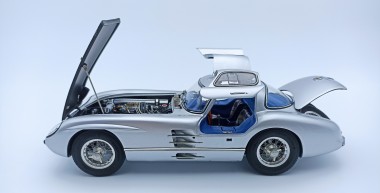 CMC M-243 MB 300 SLR Coupé 1955, blaues Interieur 