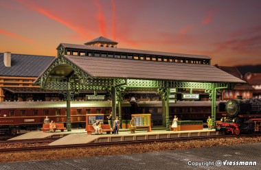 Vollmer 47530 Bahnsteighalle mit Beleuchtung 