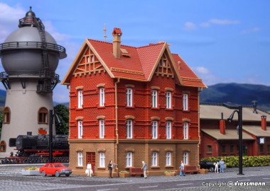 Vollmer 47640 Eisenbahner Wohnhaus 