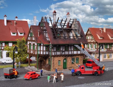 Vollmer 47738 Brennendes Haus 