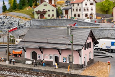 Faller 110134 Bahnhof Lavin 