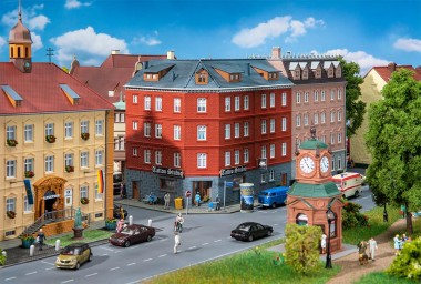 Faller 130138 Stadteckhaus mit Tattoostudio 