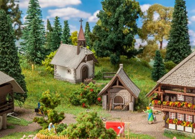 Faller 130571 Hofkapelle und Backhaus 