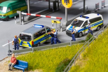 Faller 151716 Polizisten 