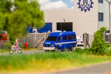 Faller 161427 MB Sprinter THW mit Blaulicht 