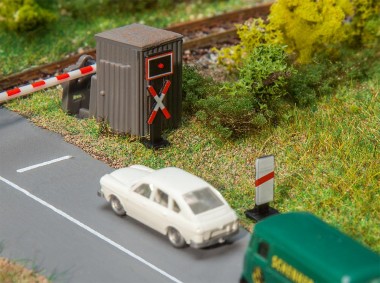 Faller 272913 Andreaskreuze und Warnbaken 