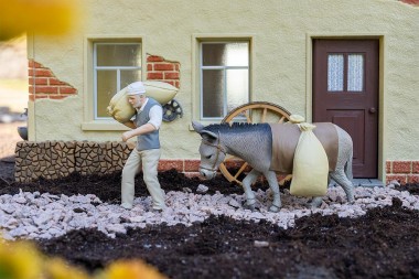 Faller 331533 Müller mit Esel 
