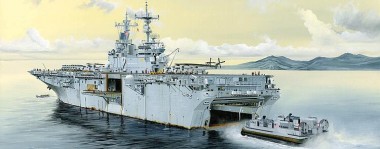 HobbyBoss 83403 USS Essex LHD-2 