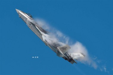 Trumpeter 755811 Chinese J-20 Mighty Dragon 